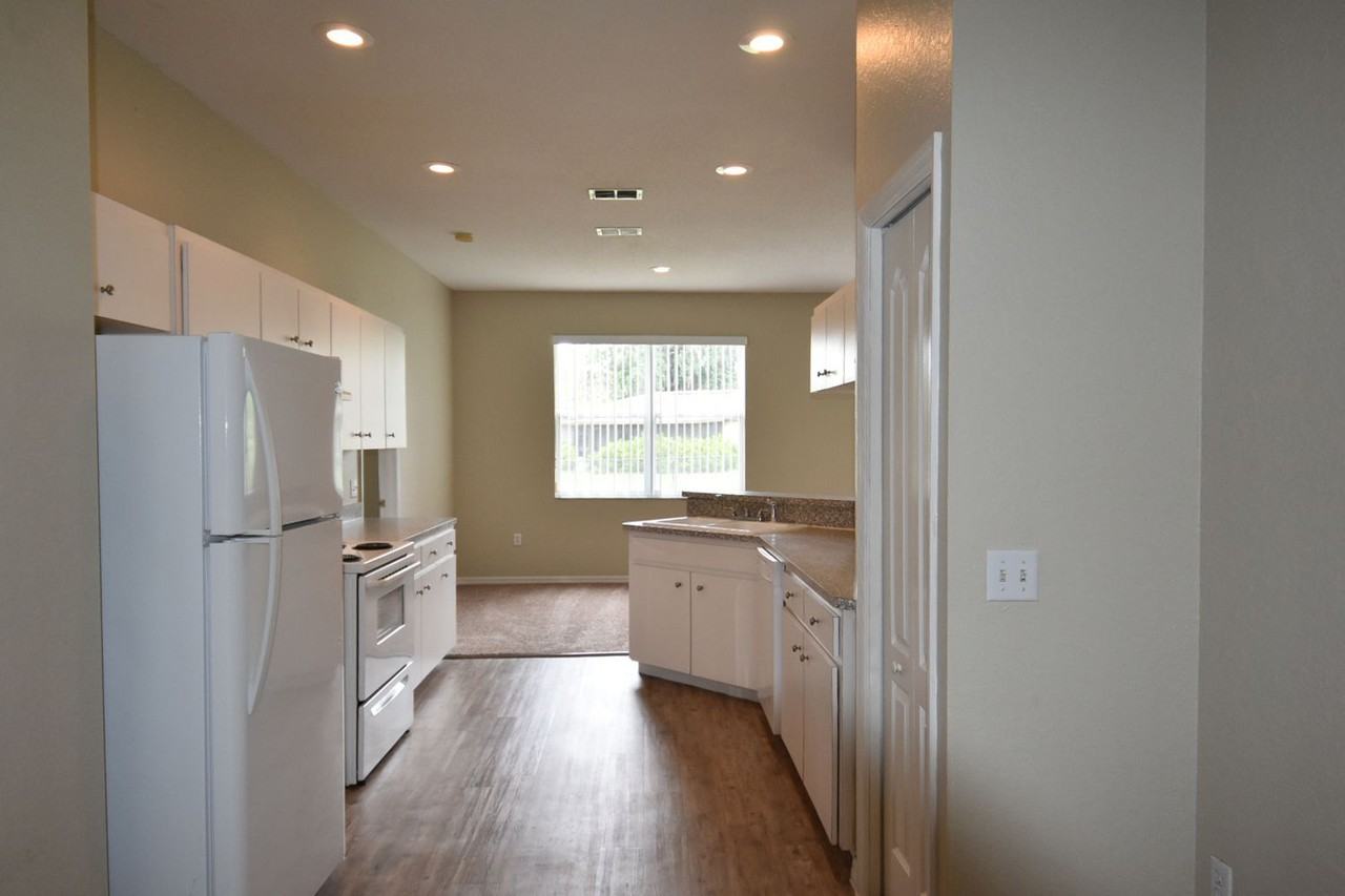 2739 Berkford Cir - Photo 3 of 15