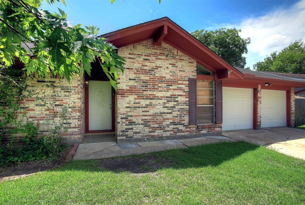 2119 Williamsburg Ct S - Photo 2 of 25