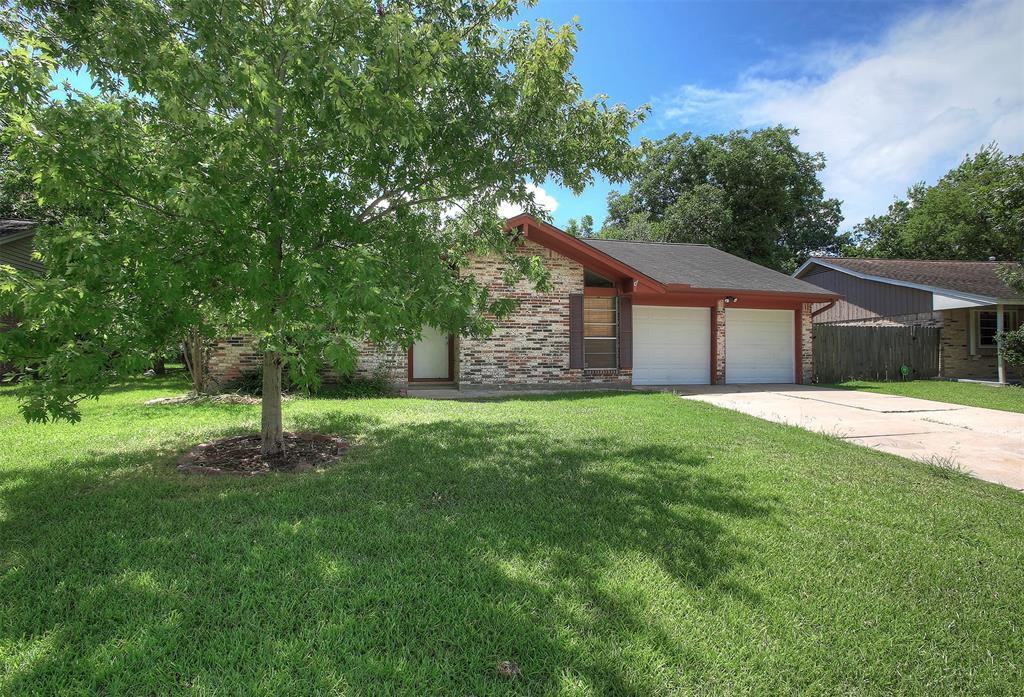 2119 Williamsburg Ct S - Photo 3 of 25