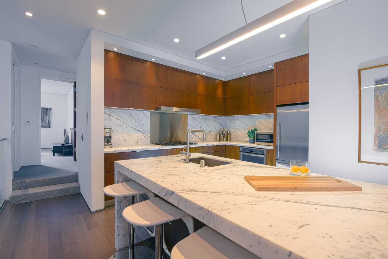 1839 Stockton St - Photo 3 of 20