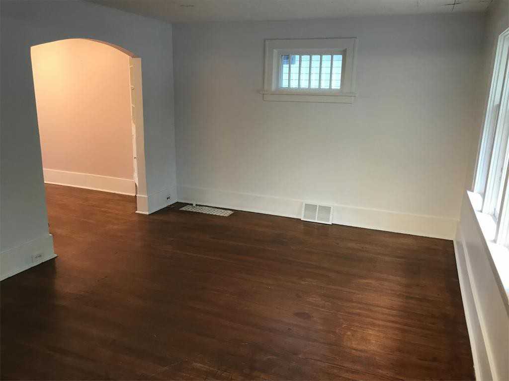 1216 King Street - Photo 2 of 10
