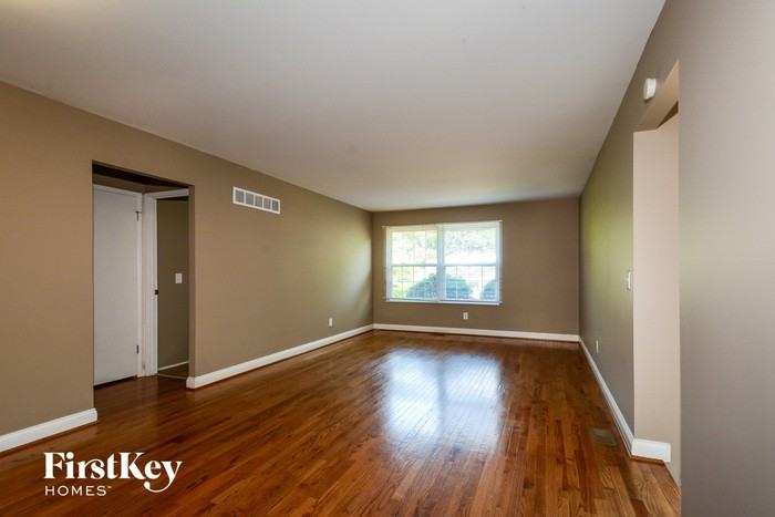 11686 Forestel Ct - Photo 3 of 15