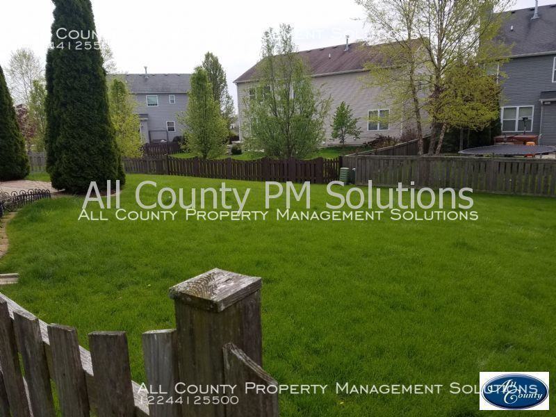 2416 Trailside Ln - Photo 2 of 15