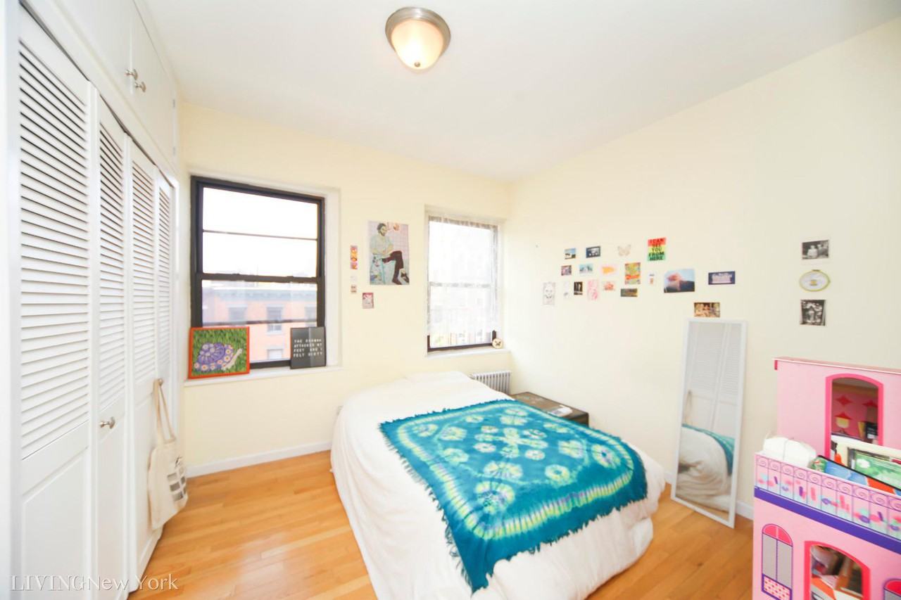 83 E 7th St #5A - Photo 4 of 7