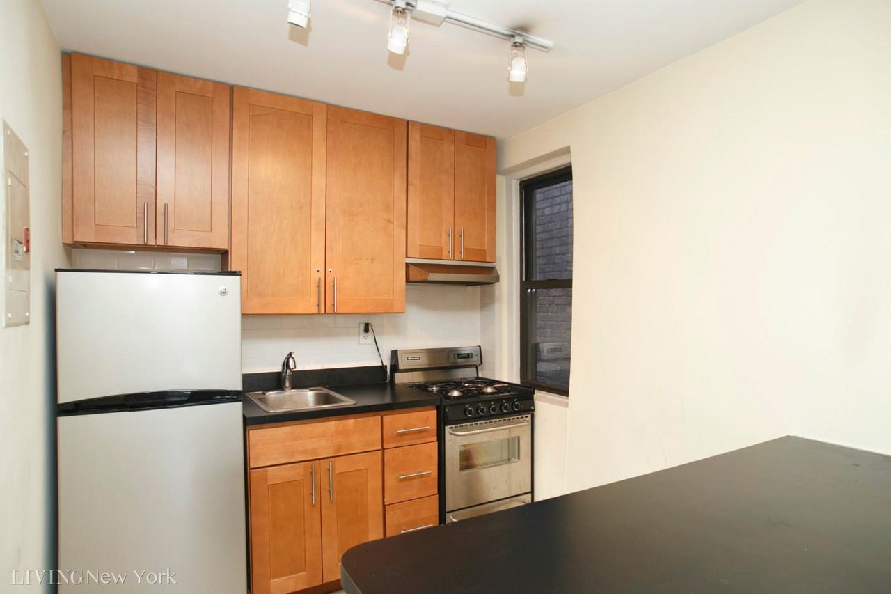 83 E 7th St #5A - Photo 6 of 7