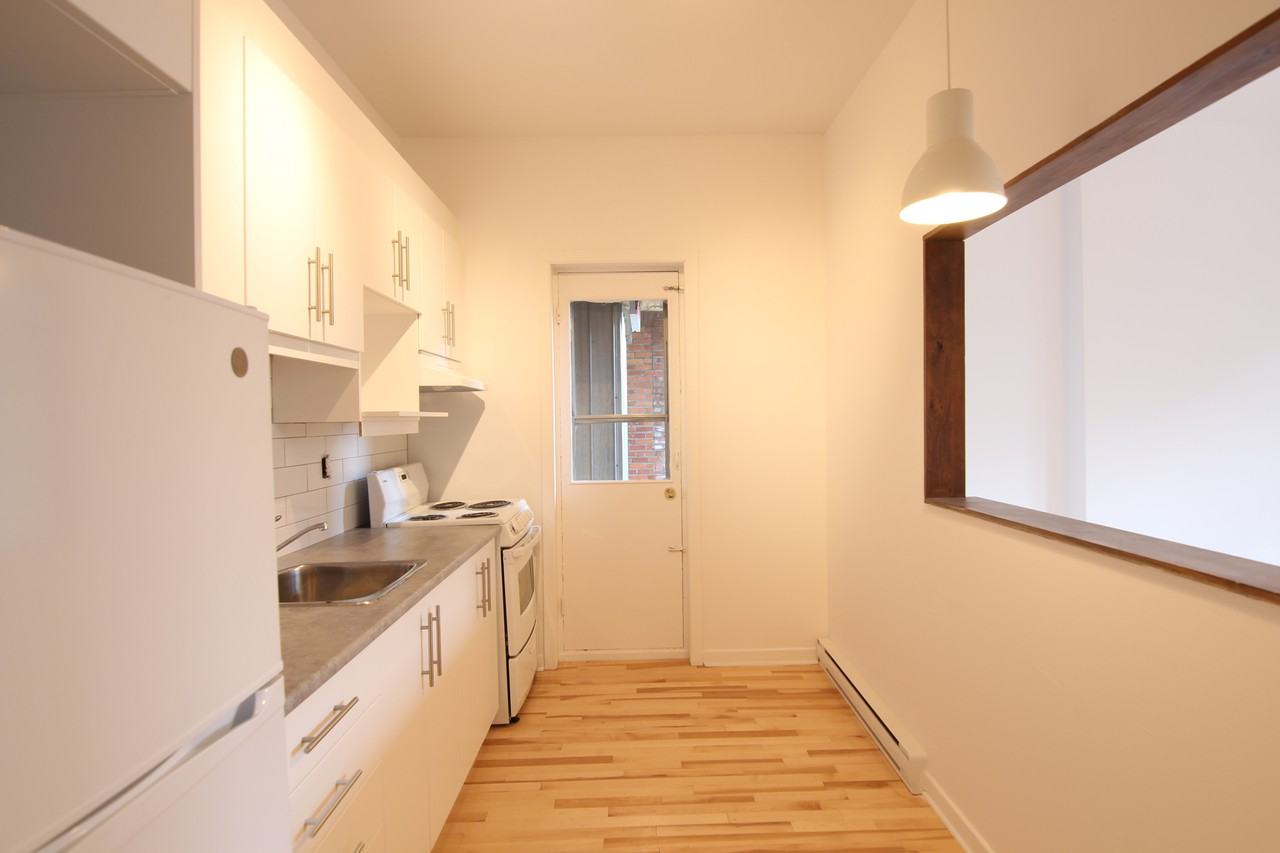 5309 Avenue du Parc #4