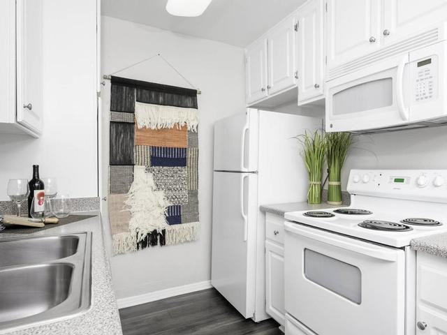 13843 Tustin East Dr - Photo 4 of 43