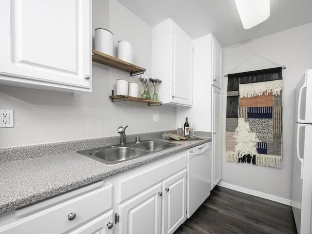 13843 Tustin East Dr - Photo 3 of 43