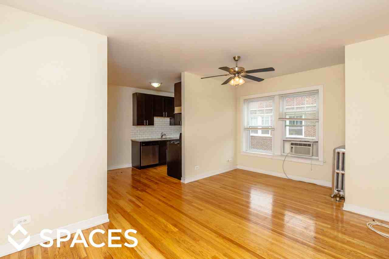 2010 West Foster - Photo 3 of 9