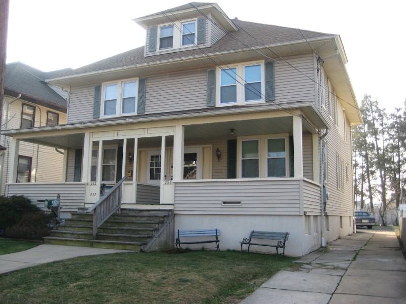 254 W Franklin St - Photo 2 of 18