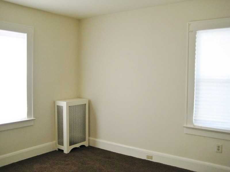 254 W Franklin St - Photo 3 of 18
