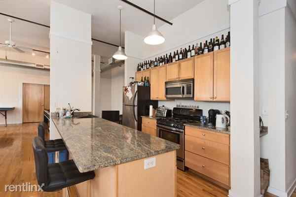 1015 Clinton St - Photo 2 of 8