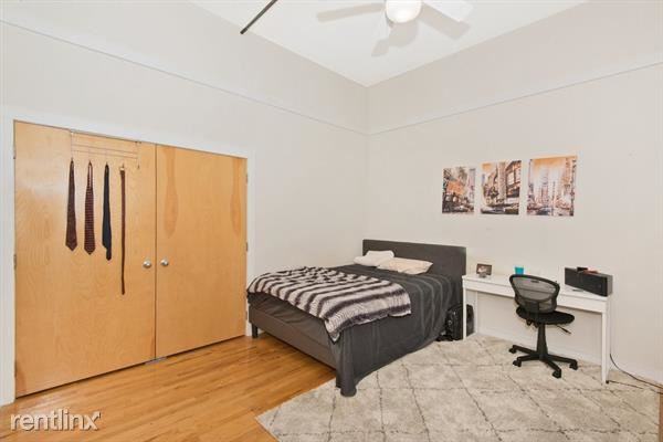 1015 Clinton St - Photo 3 of 8