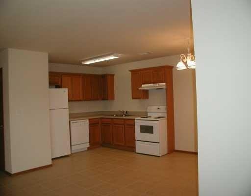 425-427 E Marietta Ct - Photo 3 of 7