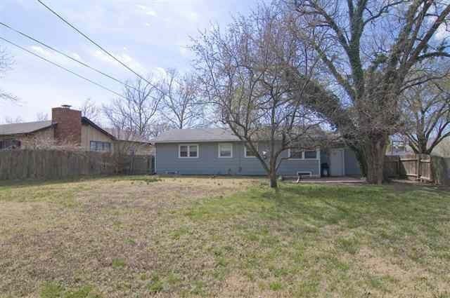 1010 S Blackwill St - Photo 2 of 21