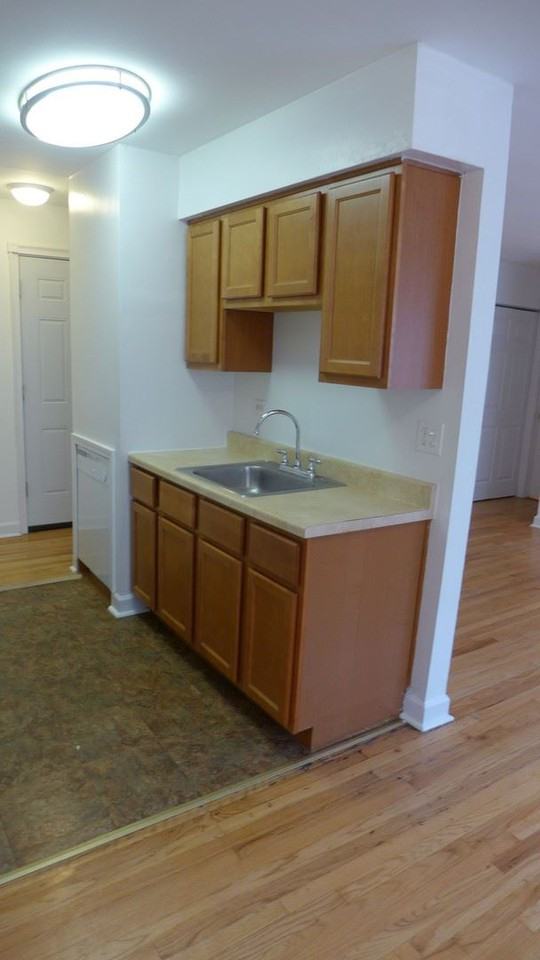 5633 N Winthrop - Photo 6 of 18