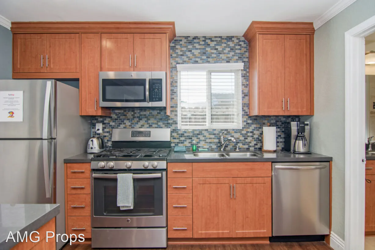 4429-4431 36th Street - Photo 2 of 29