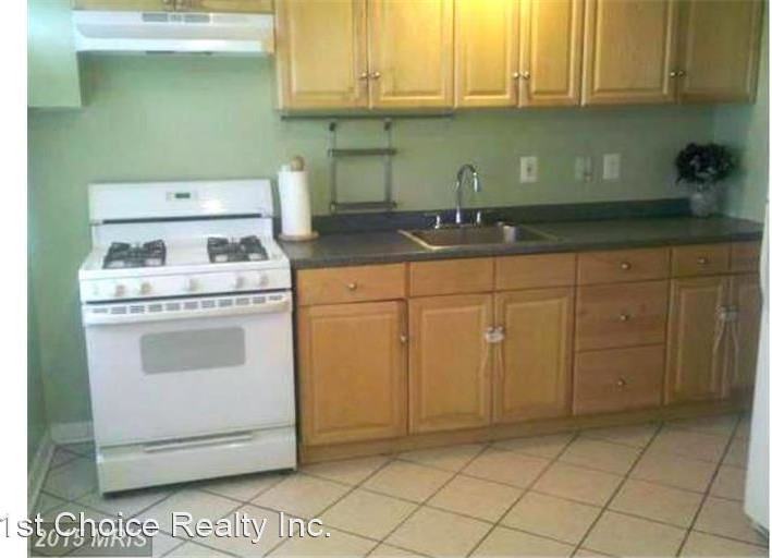 462 Lambert Ct - Photo 3 of 7