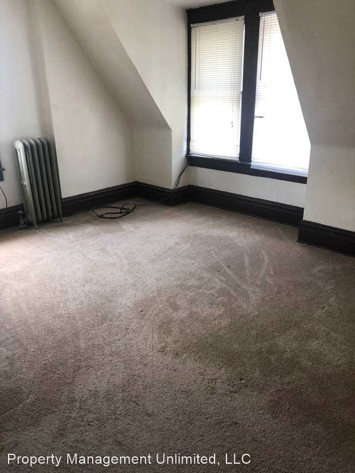 114 E Jackson St - Photo 2 of 10