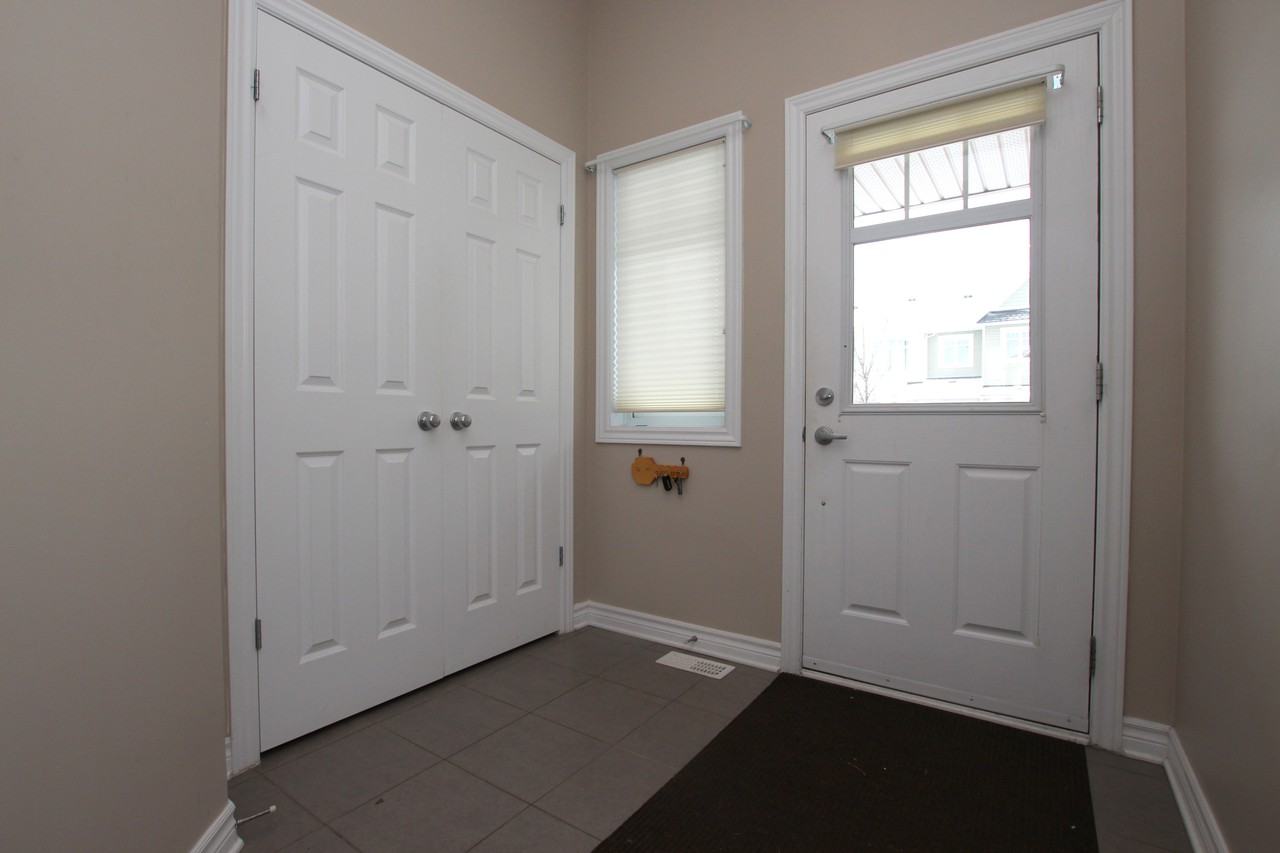 206 Garrity Cres - Photo 2 of 12