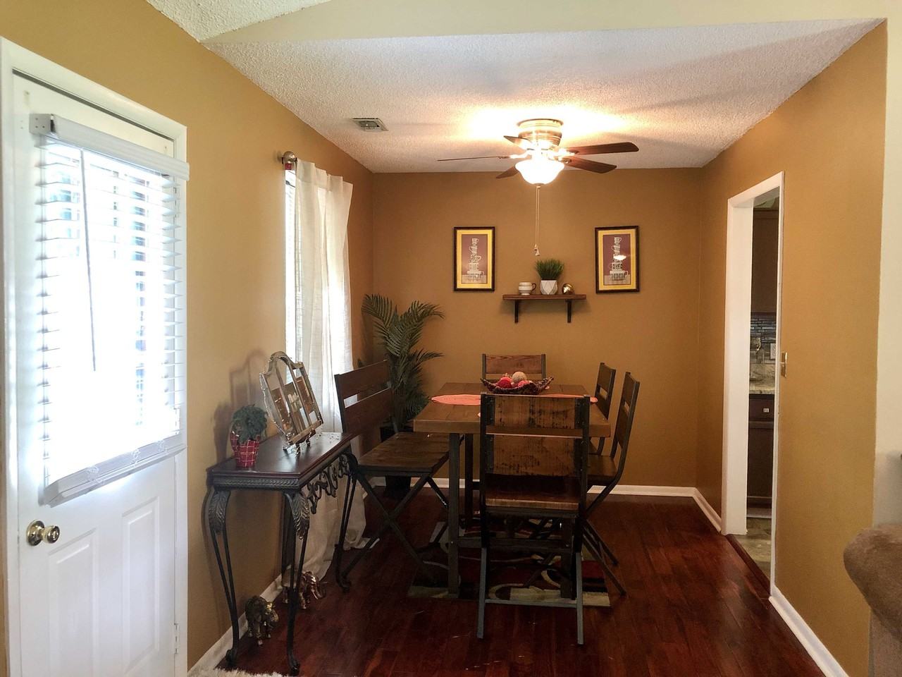 4265 Valley Grove Dr - Photo 2 of 8