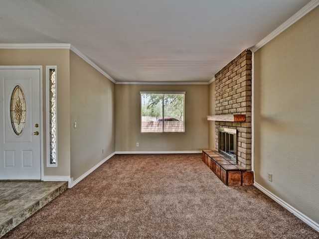 2447 W Paradise Ln - Photo 2 of 17