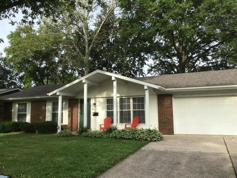 703 N Lincoln - Photo 2 of 32