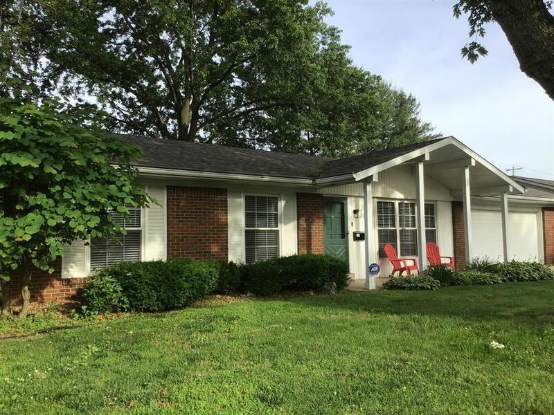 703 N Lincoln - Photo 3 of 32