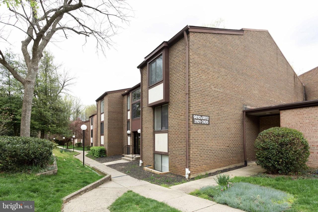 9810 Kingsbridge Drive 001 - Photo 2 of 33