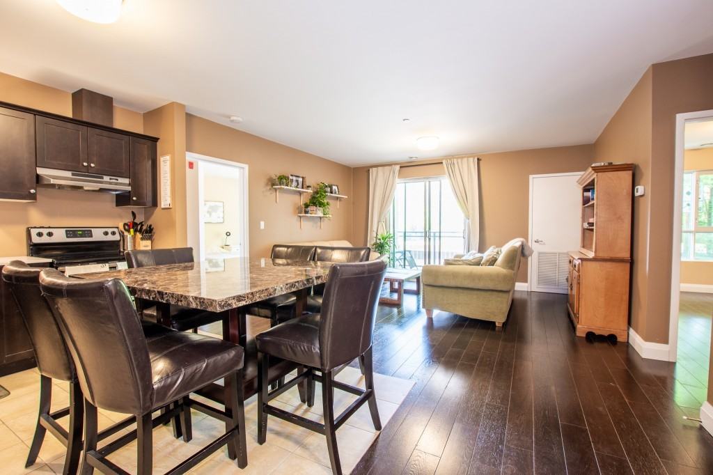 26 Wellington Street - Photo 2 of 14