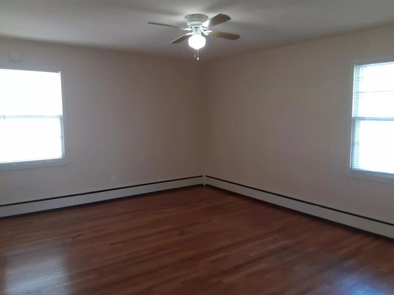 Brooke Manor Apartments - Photo 2 of 6