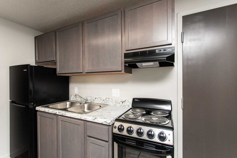 Flats on Kimberly - Photo 2 of 6