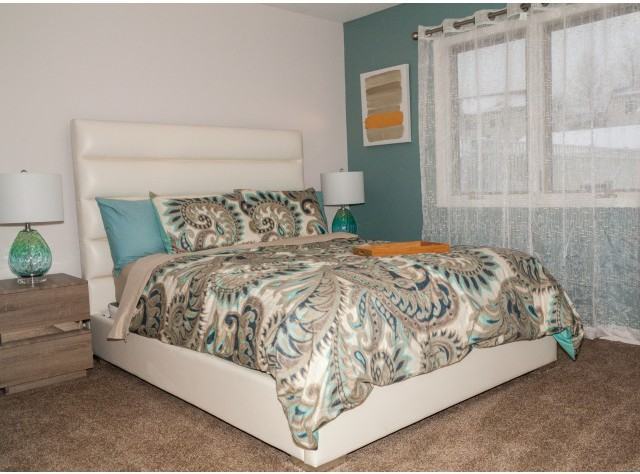 Liv Wildwood - Photo 3 of 18