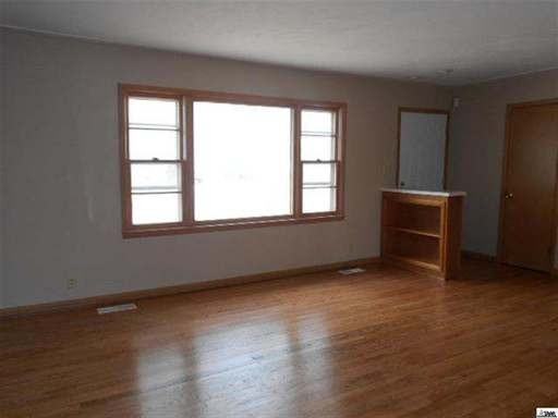 1509 E 18th Terrace - Photo 2 of 8