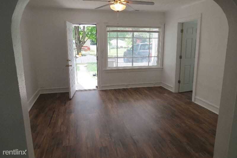 203 S Maple St - Photo 2 of 22