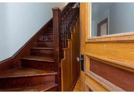 4 Fairview Ave - Photo 3 of 34