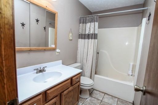 13980 Oak Dr - Photo 2 of 82