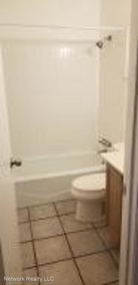 3608 Bryn Mawr Dr Ne #C - Photo 3 of 7