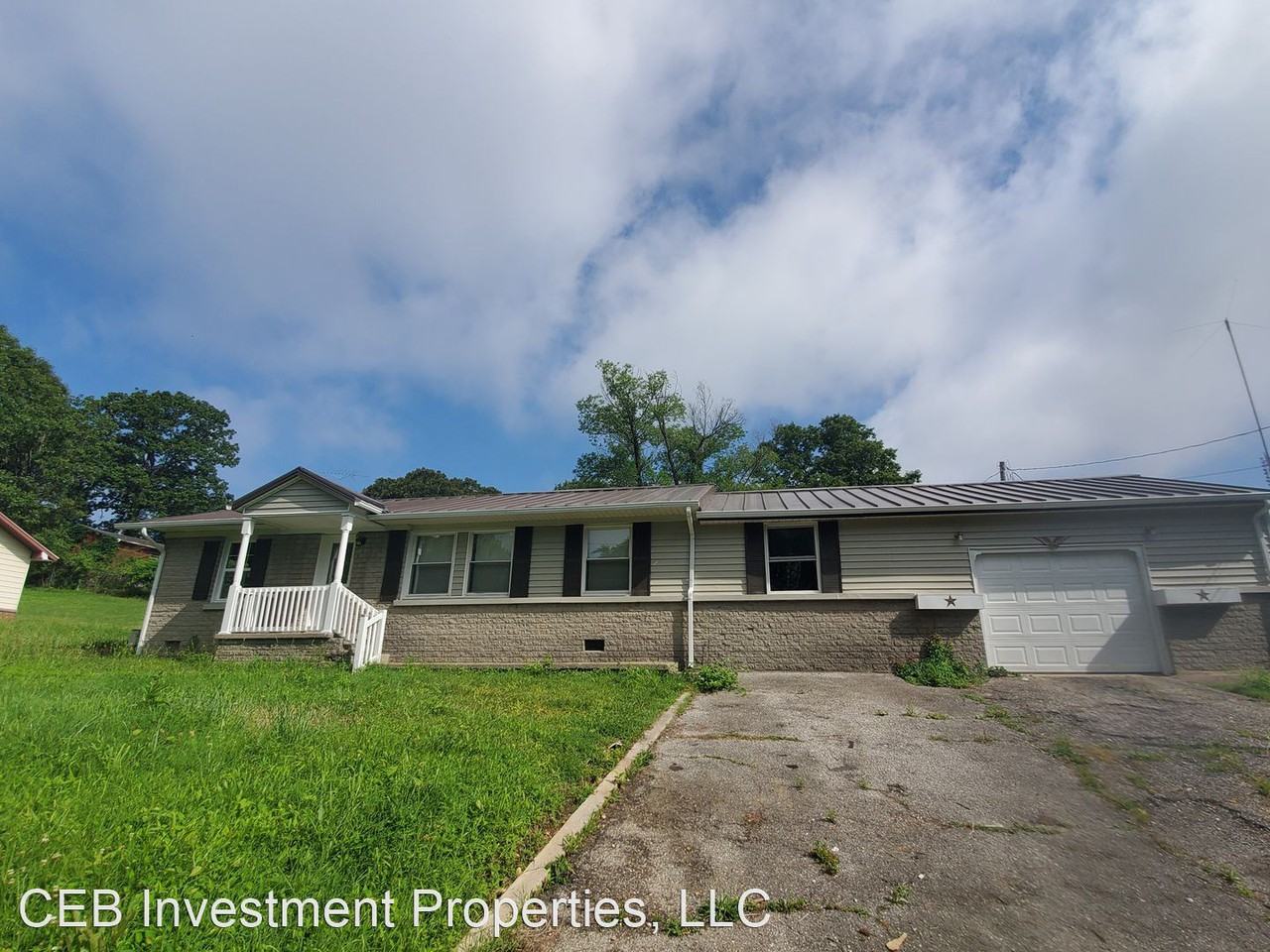 161 Elizabeth St - Photo 2 of 14