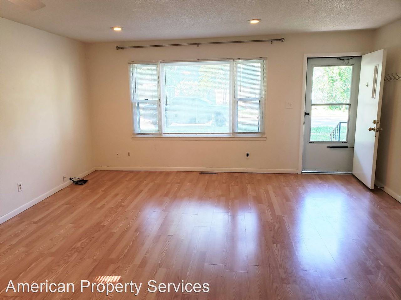 919 Colorado St - Photo 3 of 13