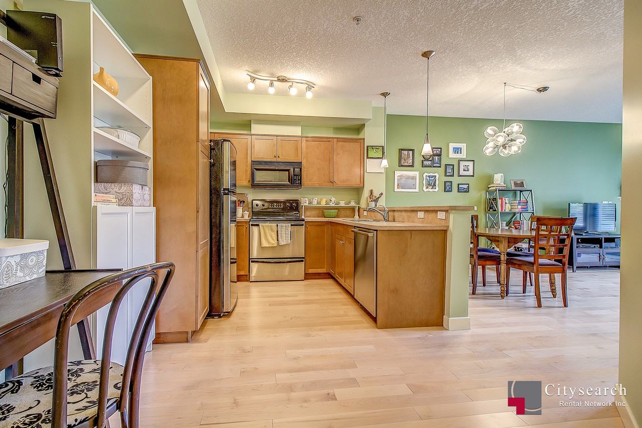 208 Apartment Building - Photo 2 of 28