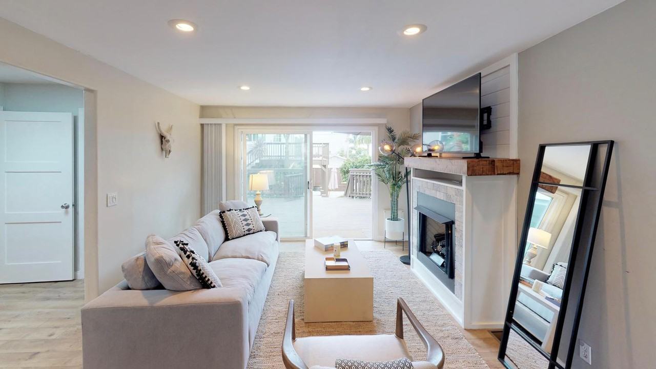 Breathtaking Pacific Beach home with spacious patio Apartments in San