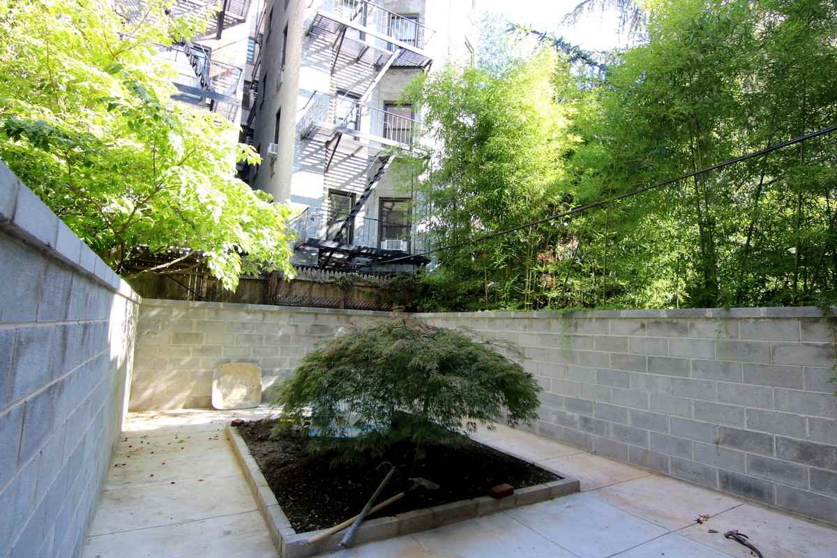 329 W 84th St #1B