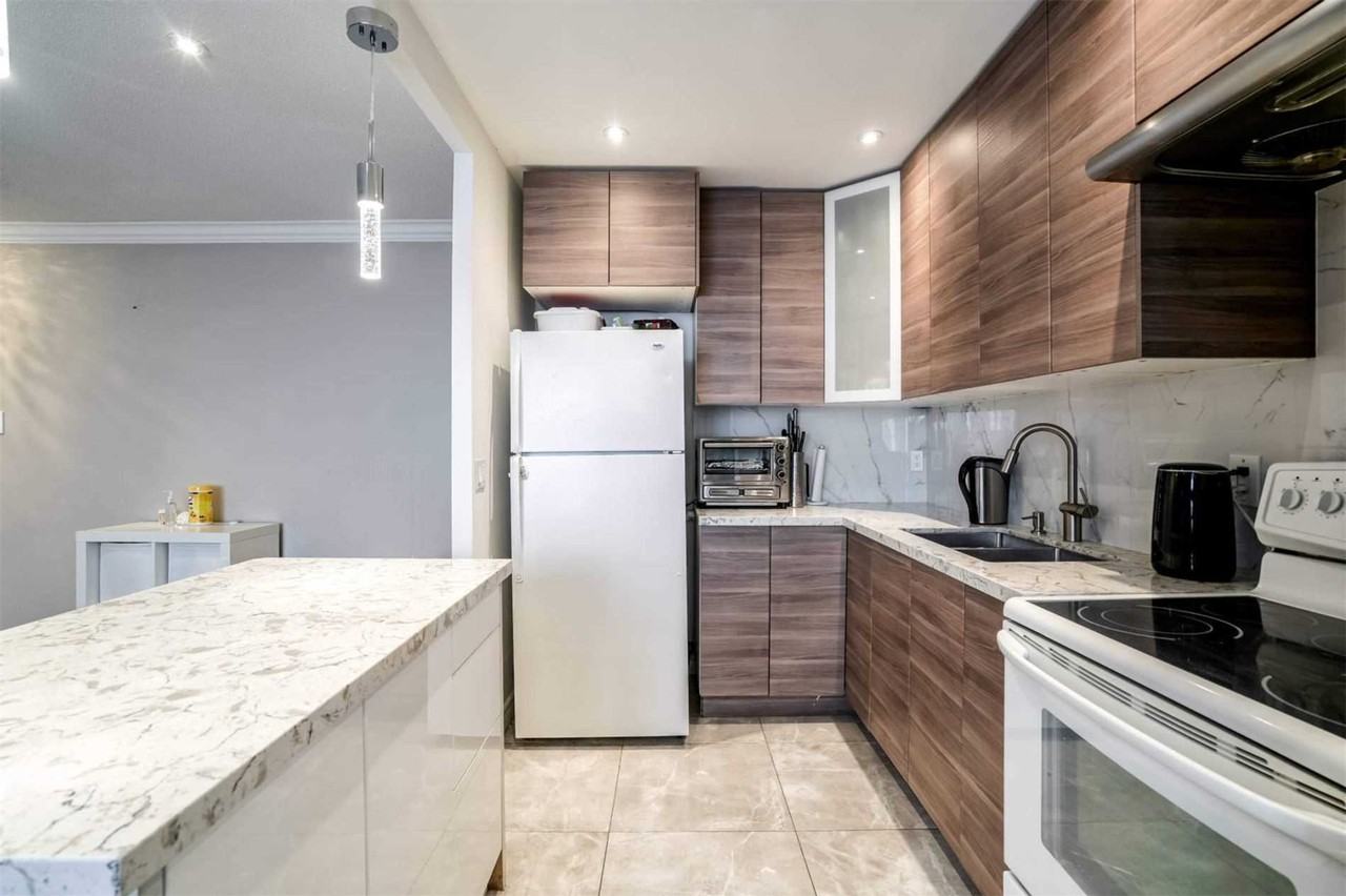 3125 Queen Frederica Dr - Photo 2 of 14