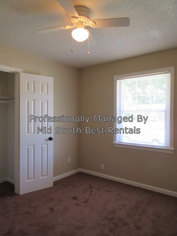 3951 Hammett Dr - Photo 3 of 7