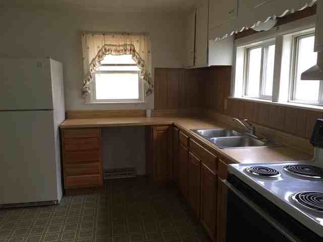 226 Stiles St - Photo 3 of 10