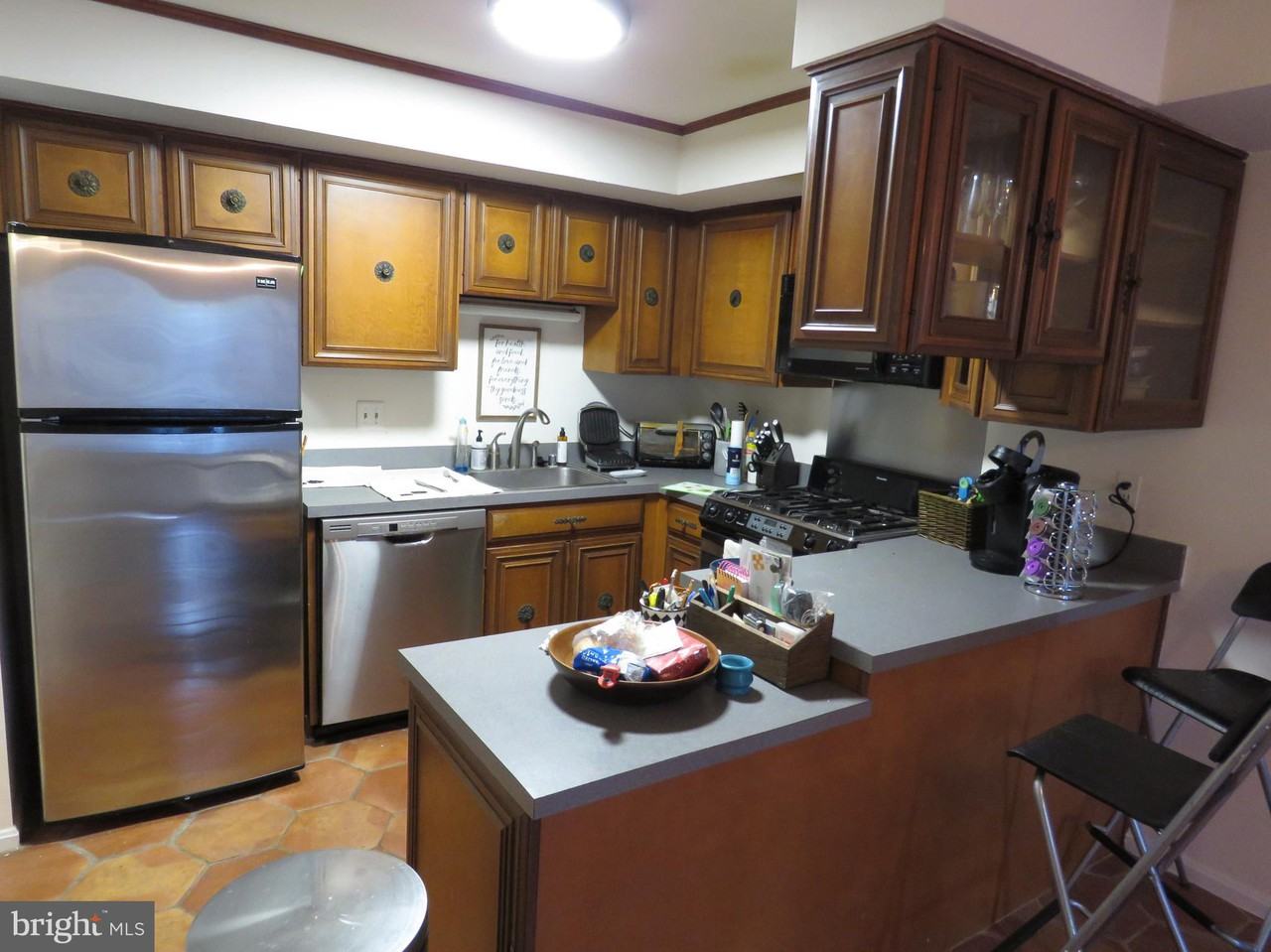 2045 N Abingdon St - Photo 3 of 21