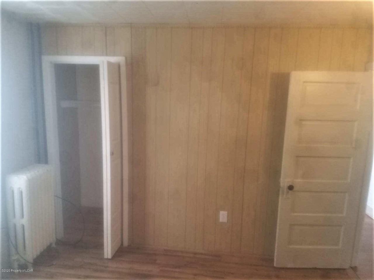 934 W 2nd St - Photo 3 of 8