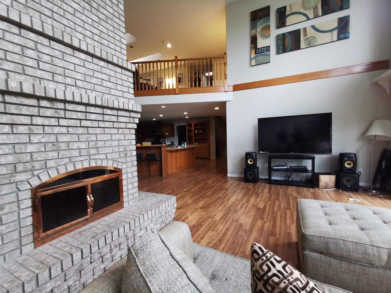 5677 28 Avenue - Photo 2 of 25