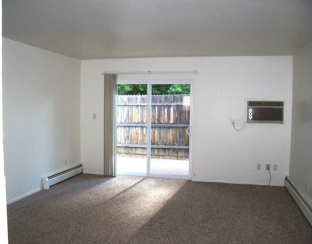 2715 Leisure Dr - Photo 2 of 8